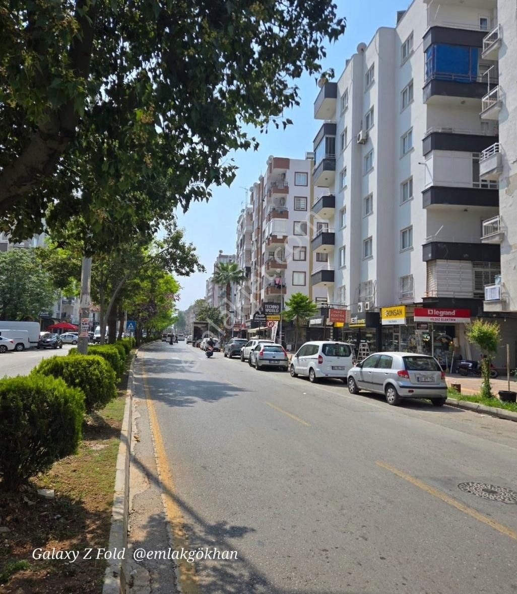 Pozcu Dikenli Yolda İşlek Cadde Satılık Dükkan