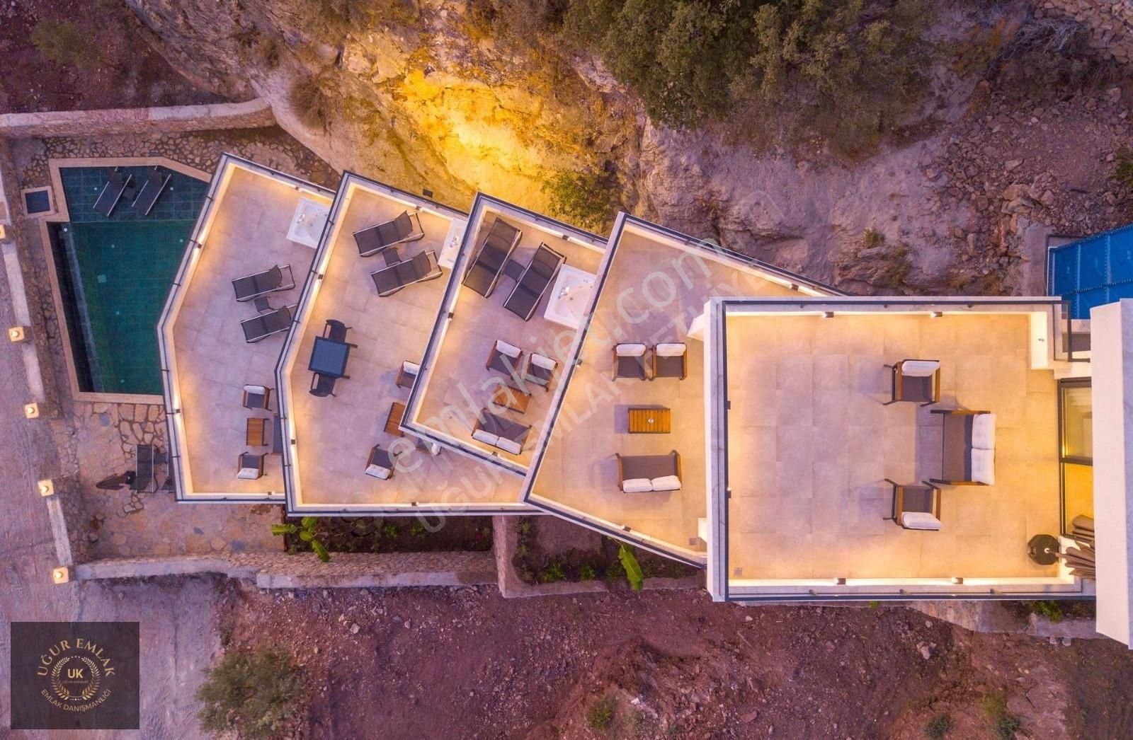 Uğur Emlaktan Faralyada Deniz Manzaralı Lüks 6+1 Satılık Villa - Görsel 23