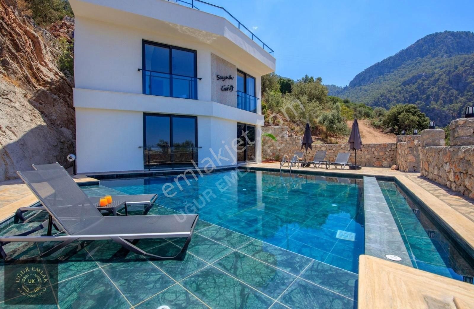 Uğur Emlaktan Faralyada Deniz Manzaralı Lüks 6+1 Satılık Villa - Görsel 31