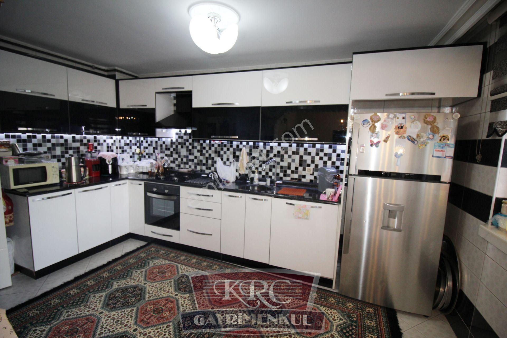 Krc'den Hocalı Caddesi Üzerinde Full+full Yapılı Asansörlü 6+1 Dubleks