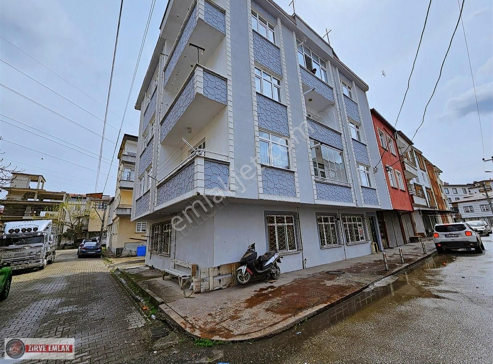 Şirinevler Mahallesi'nde 3+1 Kiralık Giriş Katı Daire.