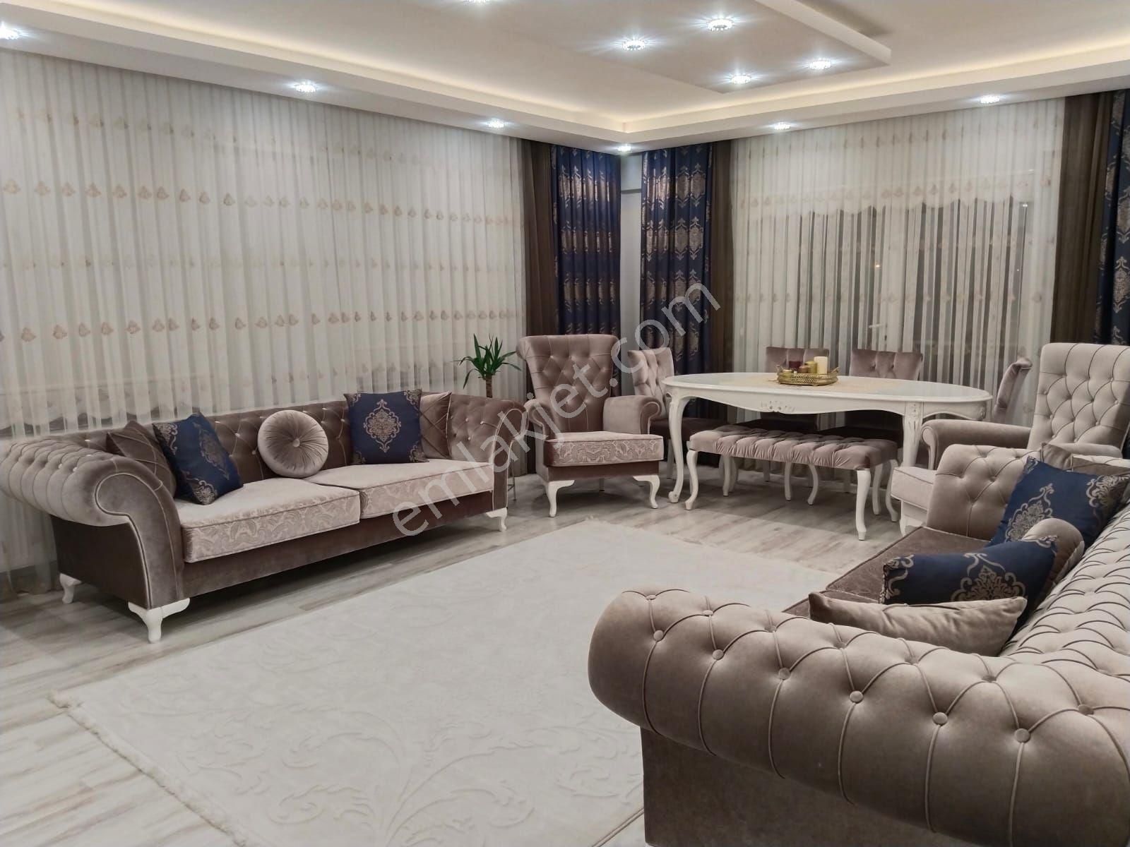 İbrahim Tahtakılıç Caddesi Üzerinde Satılık 3+1 Lüks Daire