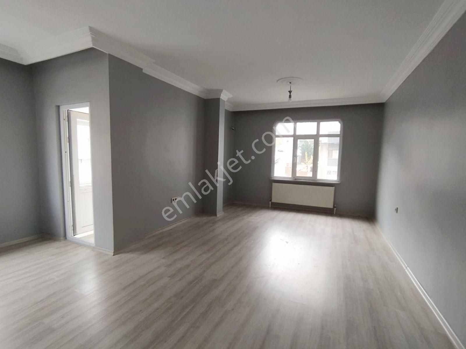 Mertcan Dan Uzmanlar Cad Üzerinde 60m2 Arsa Paylı 3+1 Balkonlu
