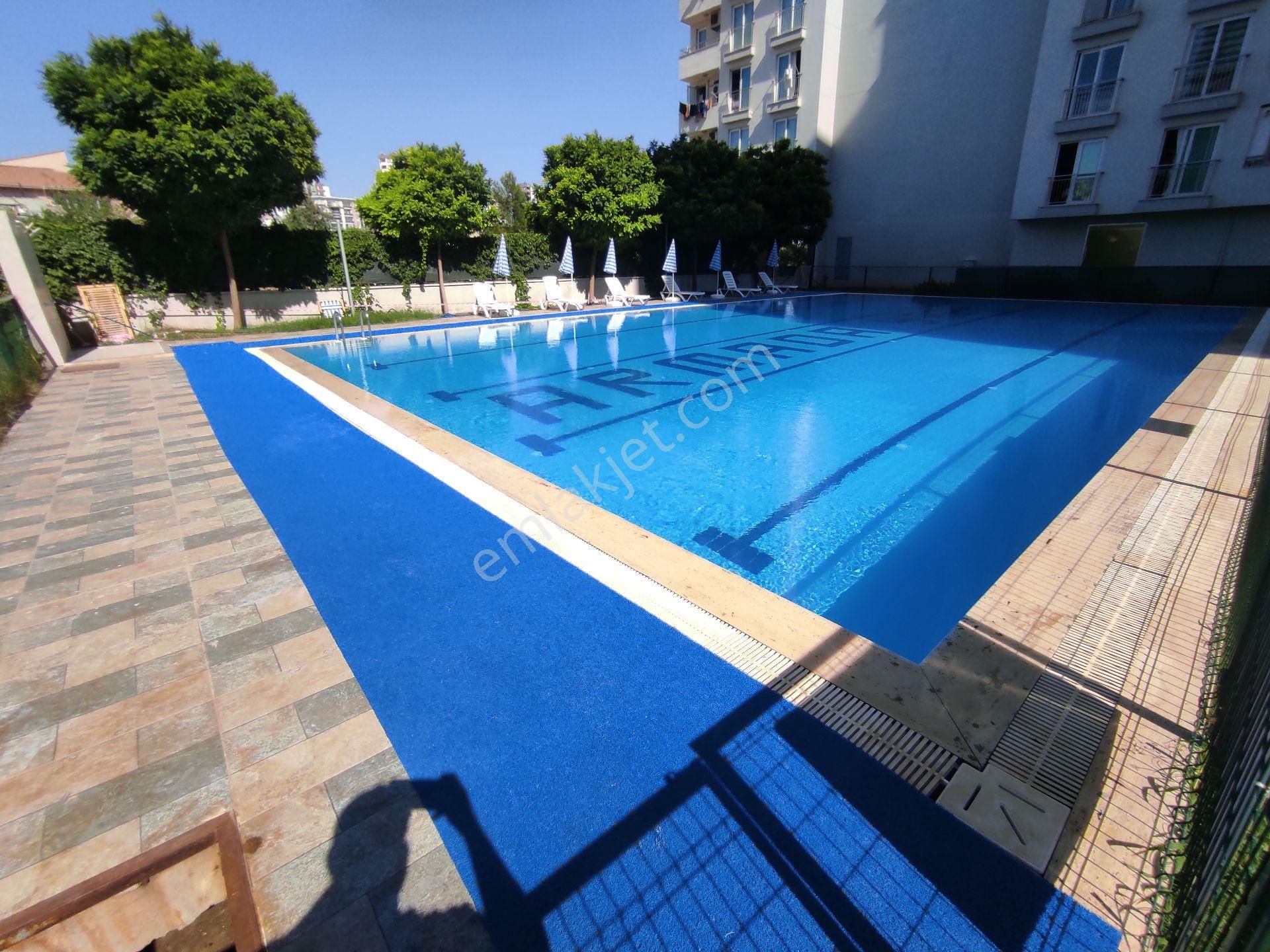 Pınar'da 7/24 Güvenlik Yüzme Havuzlu Sitede 3+1+g.odalı Doğal Gazlı Kombili Satılık Daire