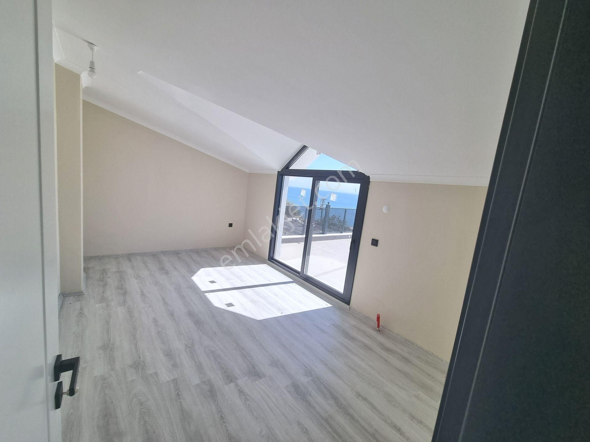 Altınoluk Ta Denize Nazır Site İçinde Havuzlu 3+1 Dublex - Görsel 23