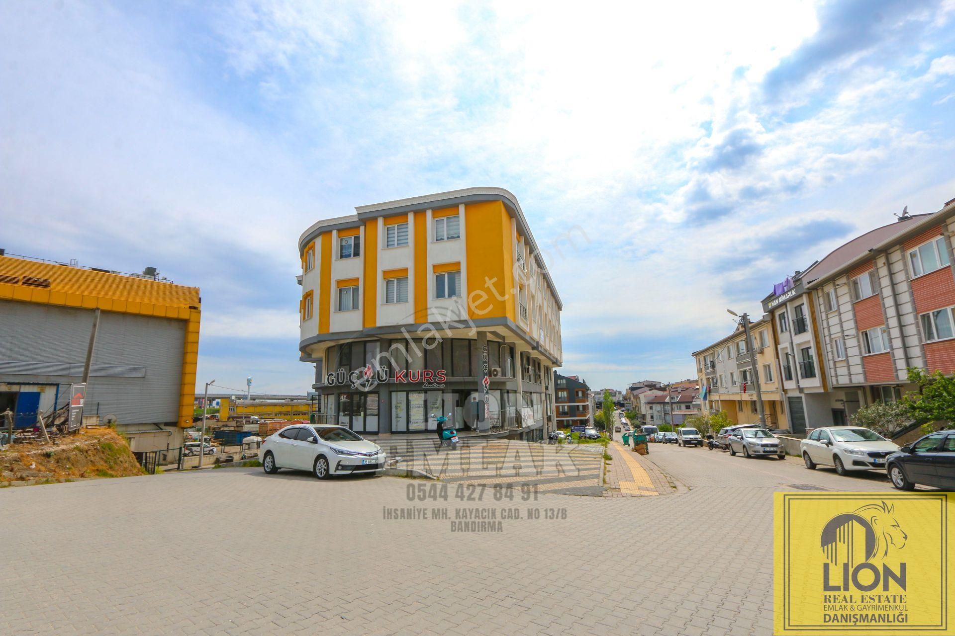 Bandırma 17 Eylül Mahallesinde 1+1 Eşyalı Lüks Tasarım Daire