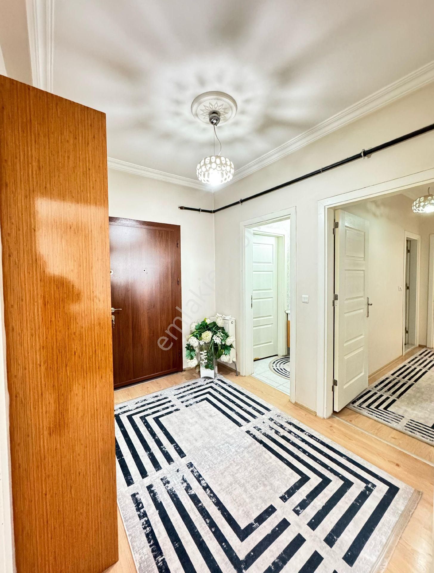 Model Okulu Yakını Asansörlü 3+1 Bakımlı Hesaplı Daire