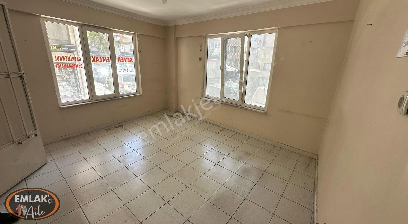 Bandırma Çarşı İçerisinde Köşe Başı Kiralık Dükkan