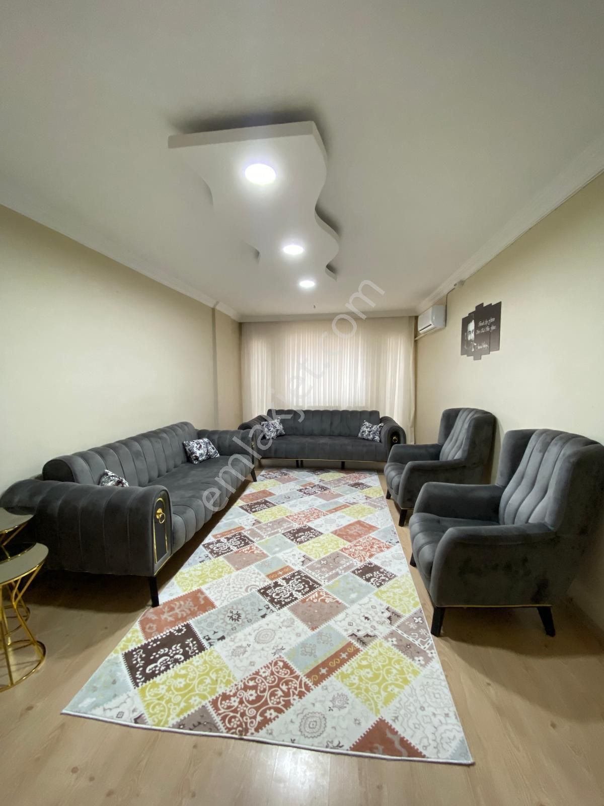 Muradiye Merkez 23 Nisan Parkı Mevki Full Özellikli Satılık Asansörlü Arakat Daire.
