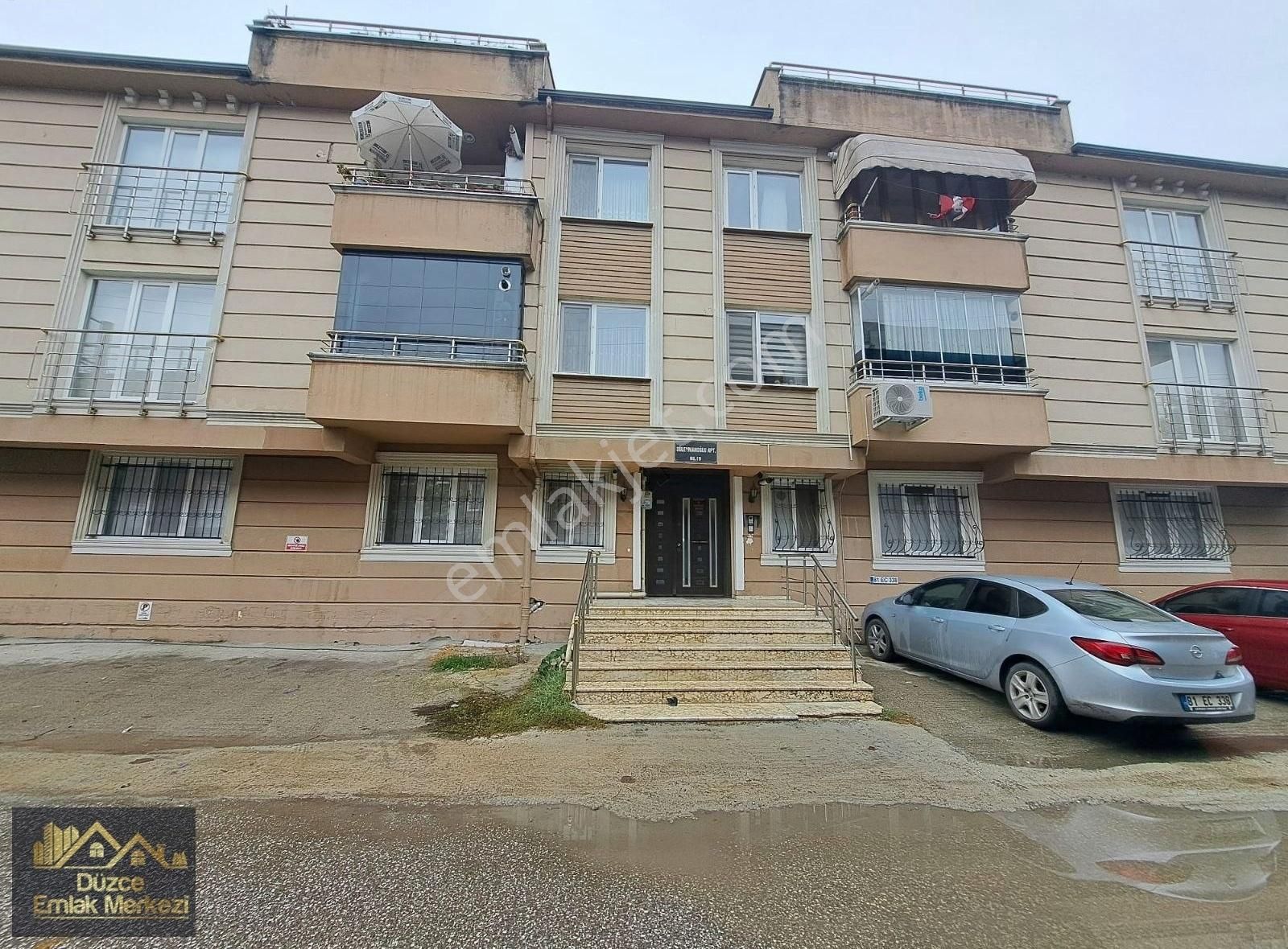Şerefiye Mahallesi 2+1 Geniş Yüksek Giriş Satılık Daire