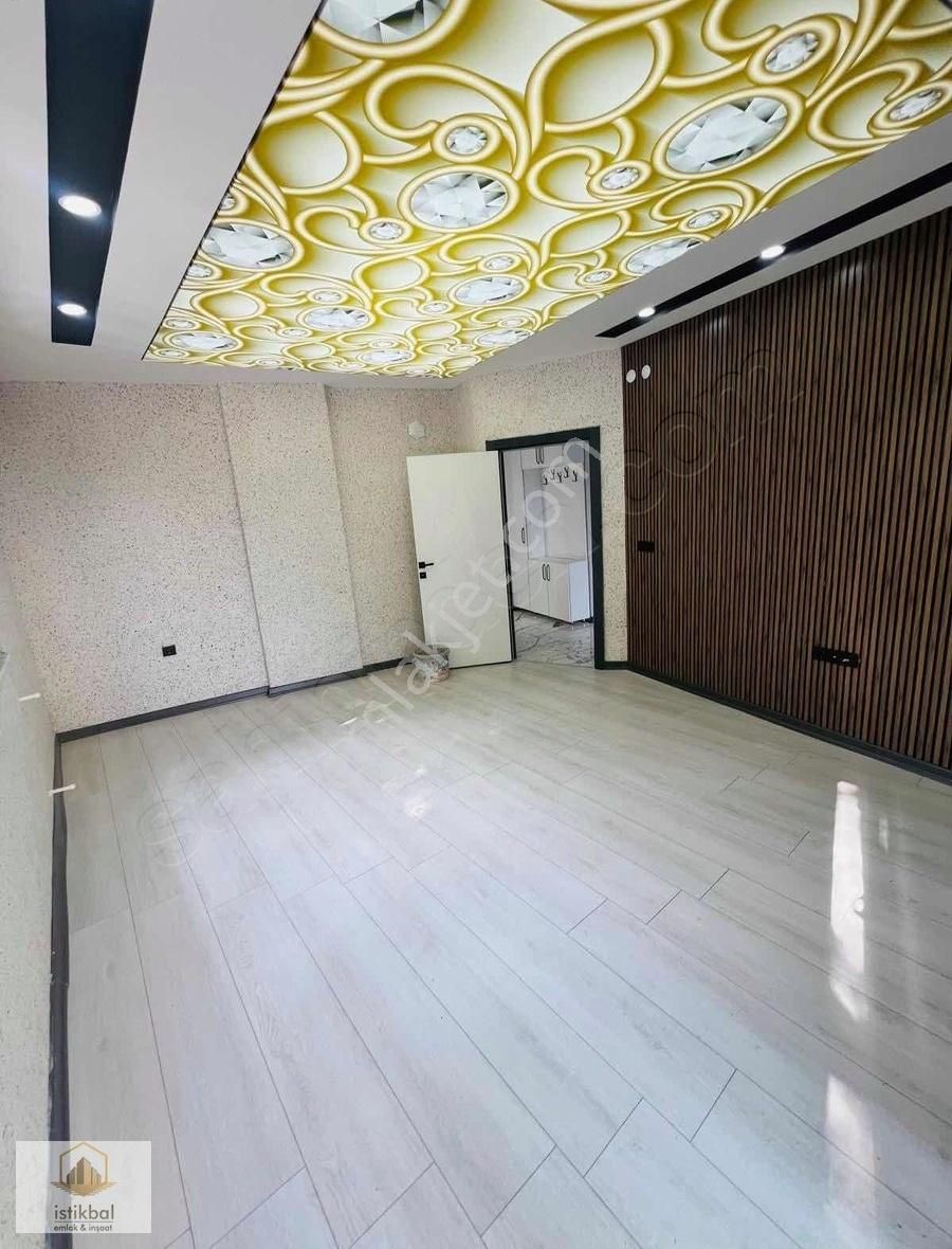 Tranvaya Yakın İçi Lüx Yapılı 3+1 140m2 Harika Daire