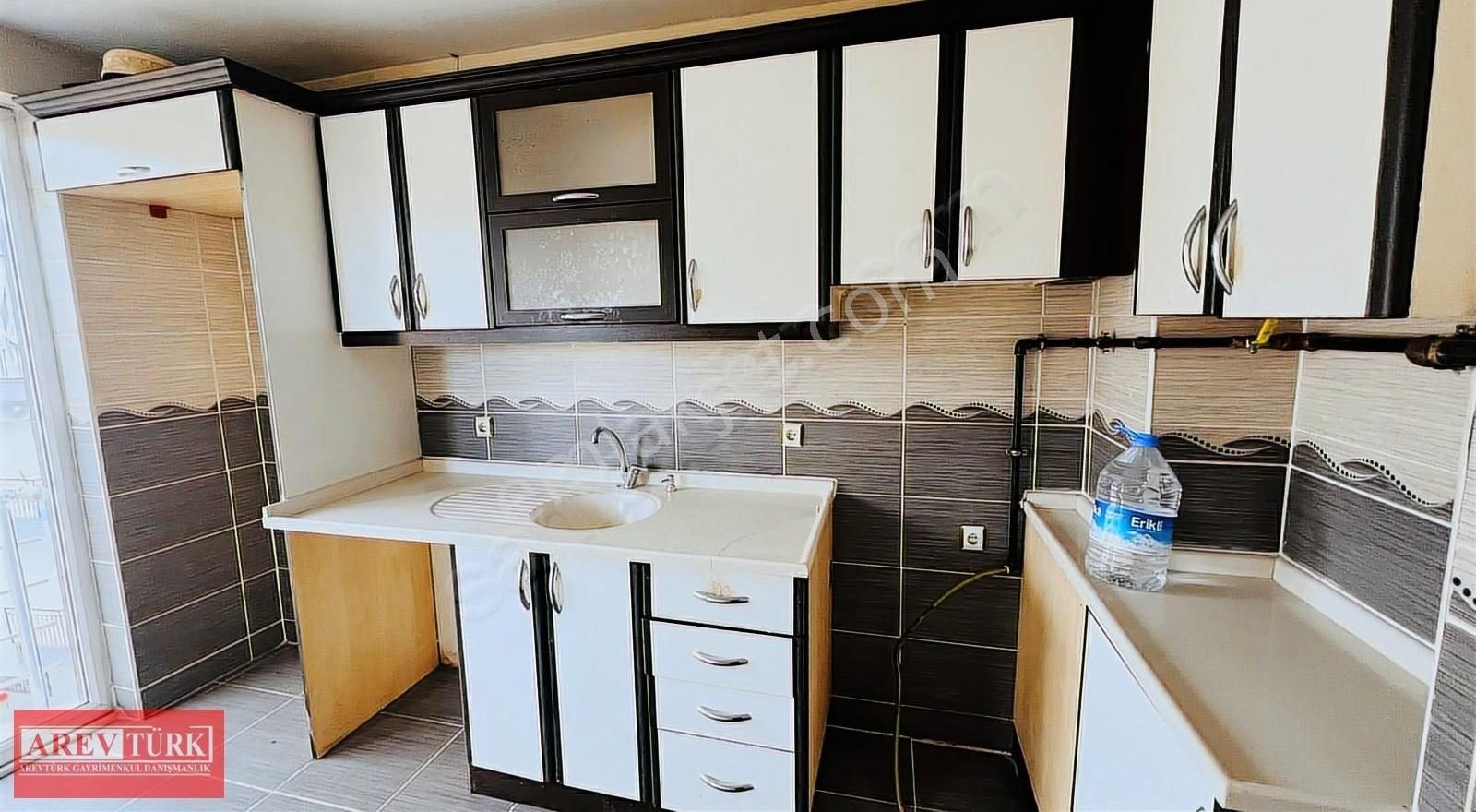 Arevtürk'den İstiklal'de Satılık 190 M2 3+2 İkiye Ayrılmış Duble