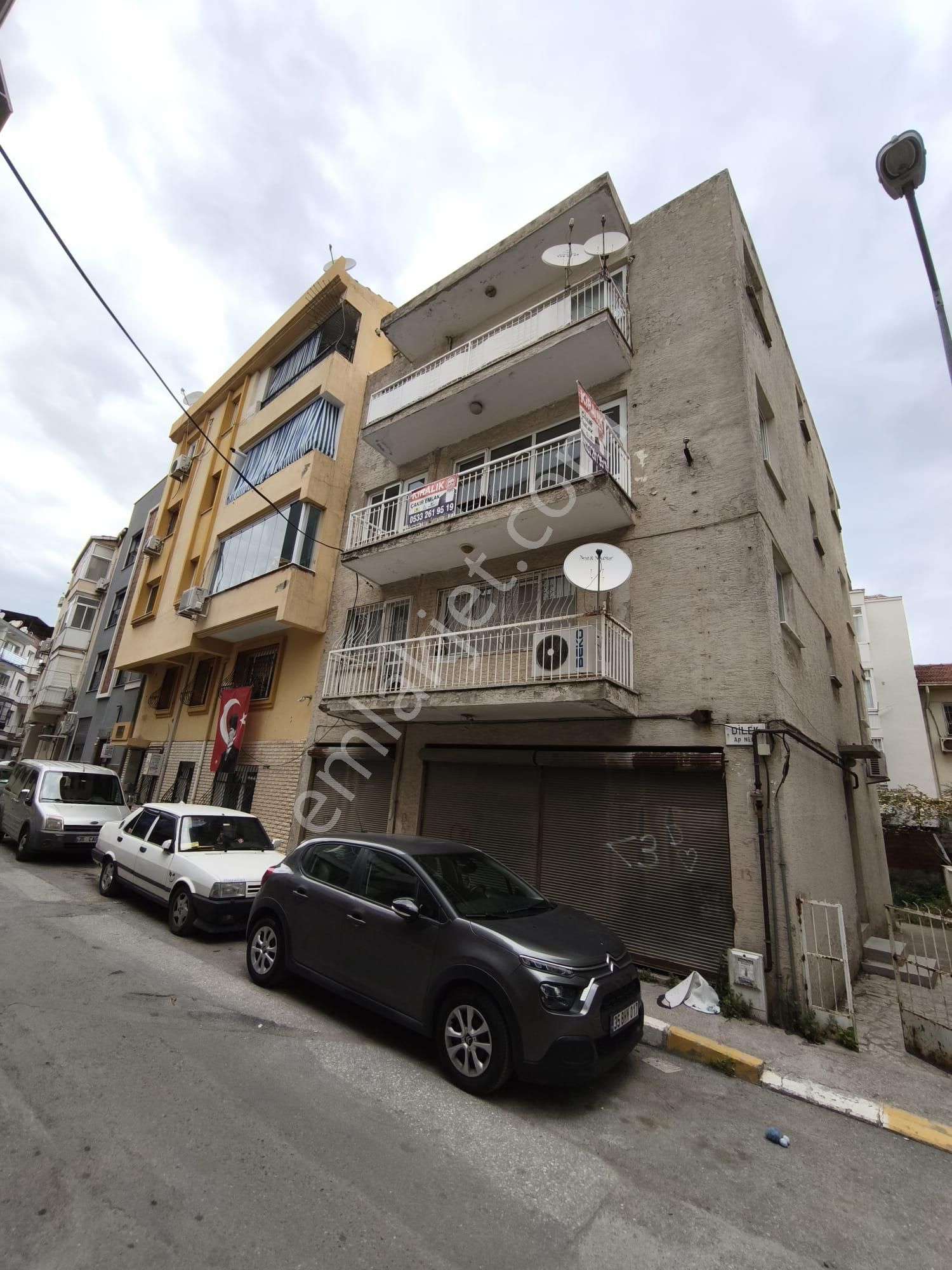 Balçovada Metro Yakını,sağlık Ocağı Yanı Arakat 2+1 Kiralık Daire