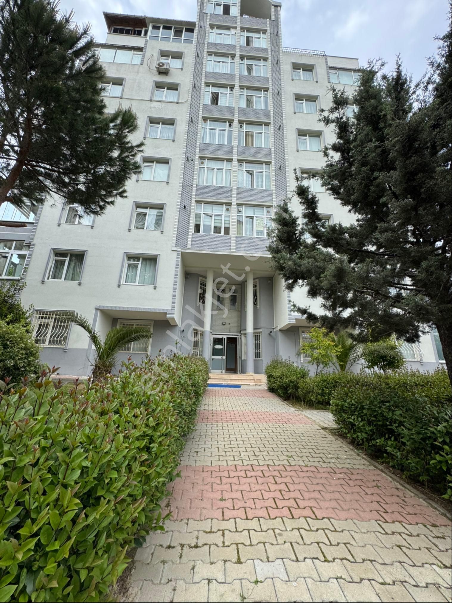 Başakşehir Onurkent Satılık 3 + 1 Düz Giriş Daire