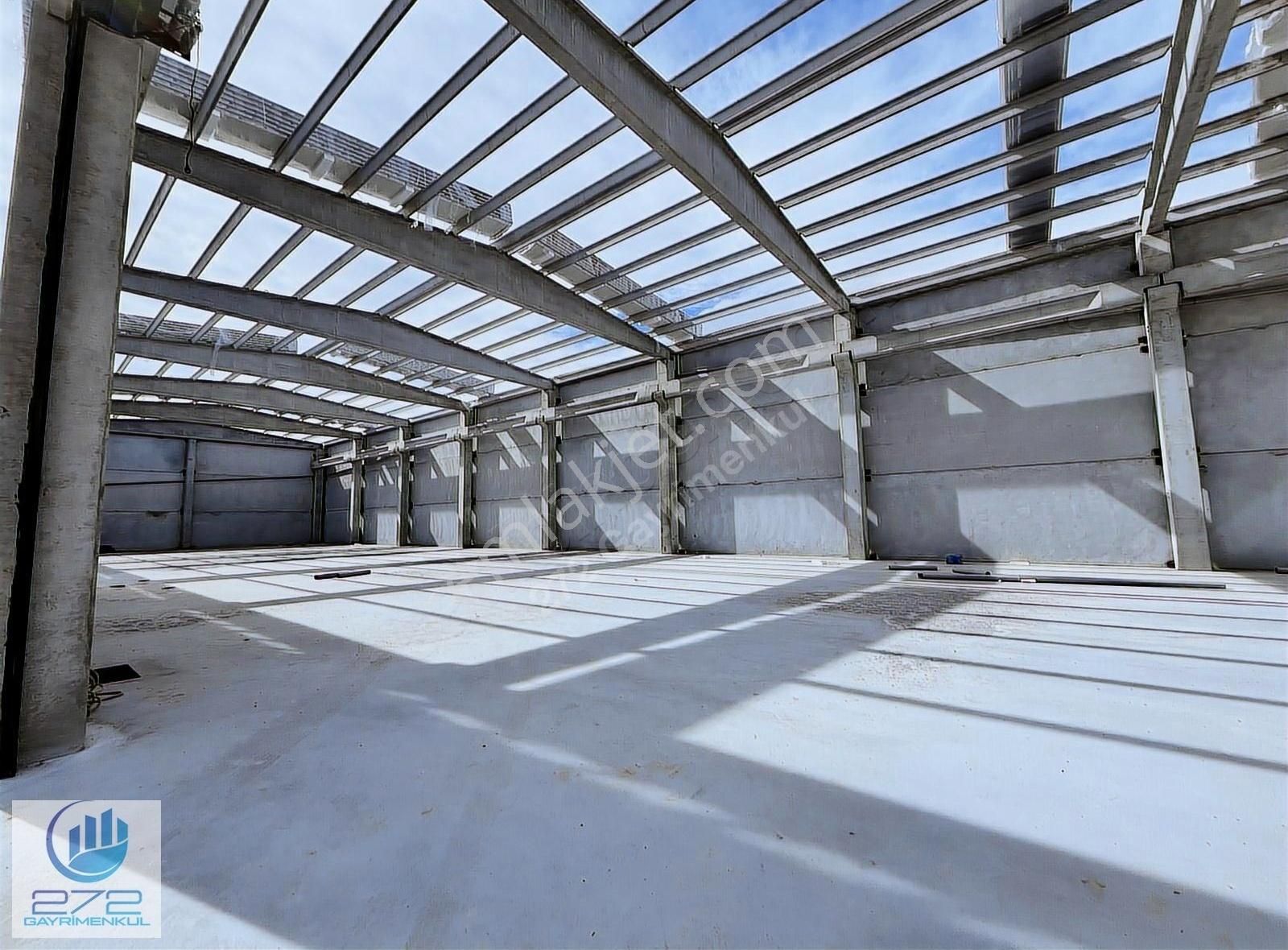Afyon 2.küçük Sanayi Sitesinde 1300 M2 Sıfır Kiralık İşyeri