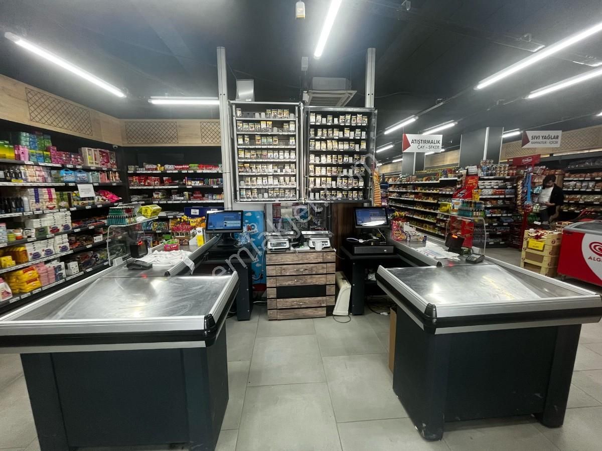 'arifiye Karaaptilerde Mülkiyeti İle Birlikte Satılık Süpermarket'