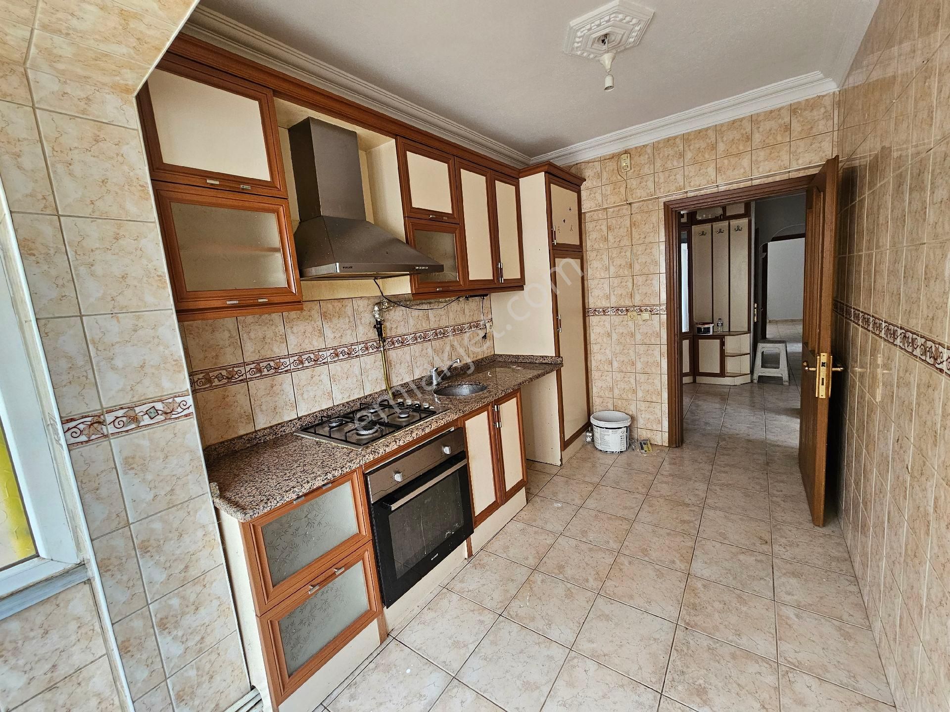 Gönen Kurtuluş,ta 3+1 Köşe Konum Kiralık Daire
