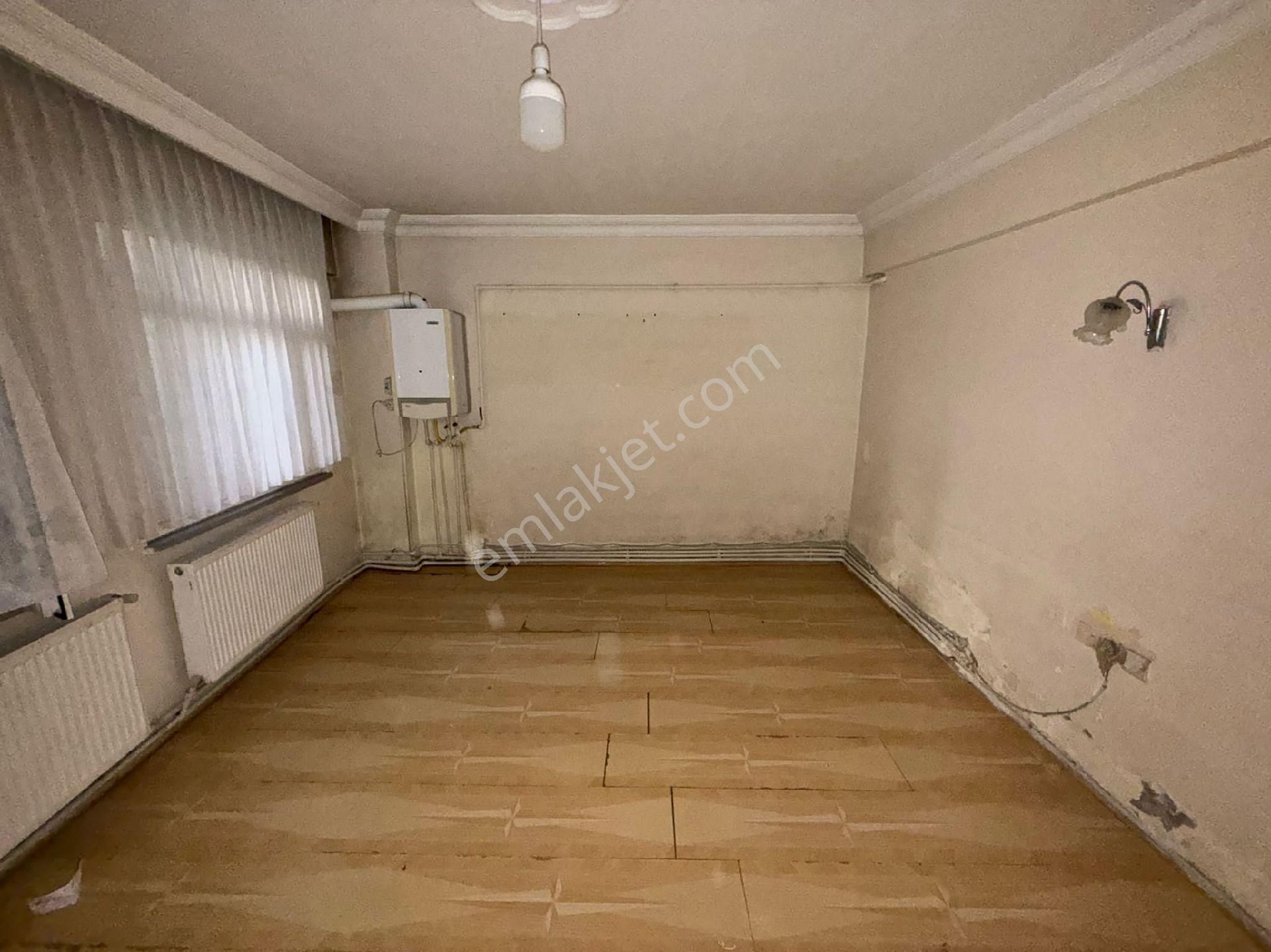 Yabancı Bekara Uygun Kiralık 2+1 Bahçe Katı Daire