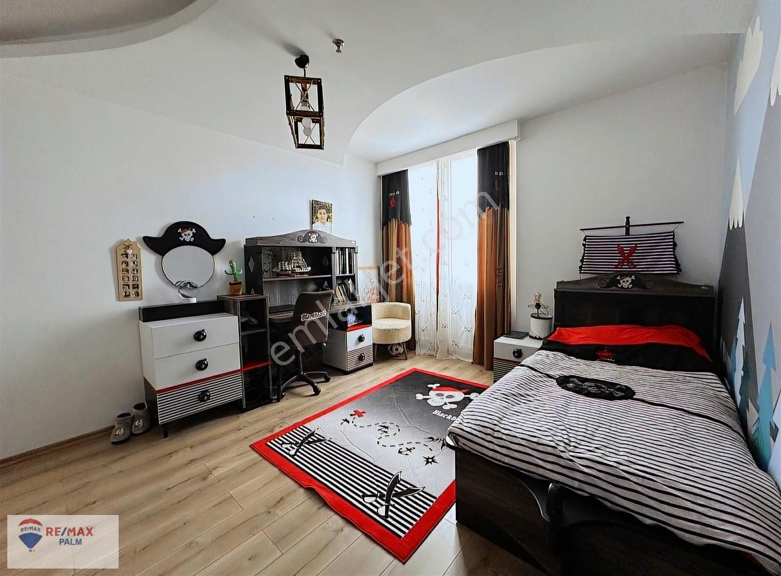 Remax Palm'den Reform Towers Deniz Manzaralı Satılık 4+1 Daire