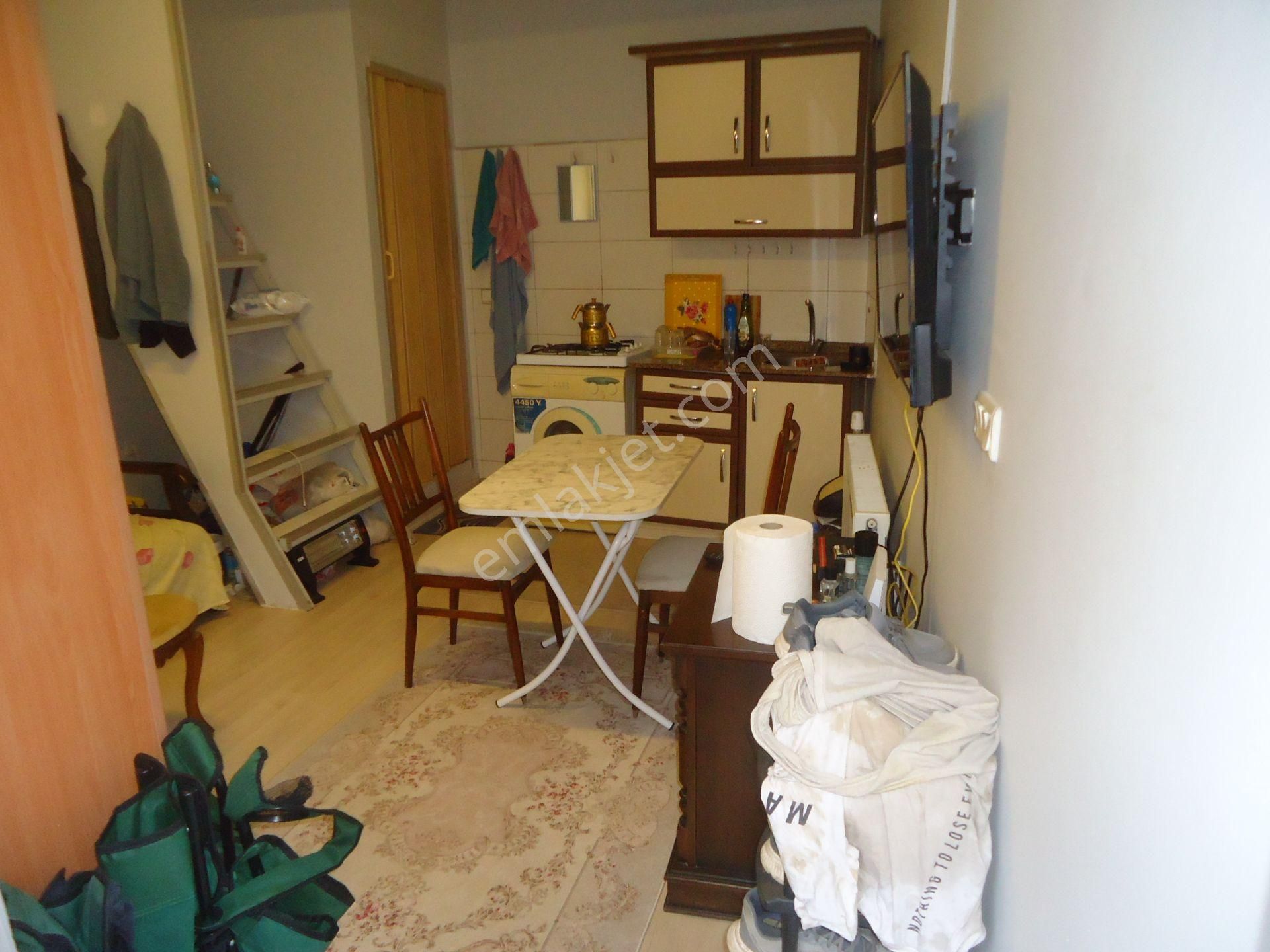 Star Emlakta Sakarya Cad.yakını Termalli,wc,mutfaklı 25m2 Dükkan