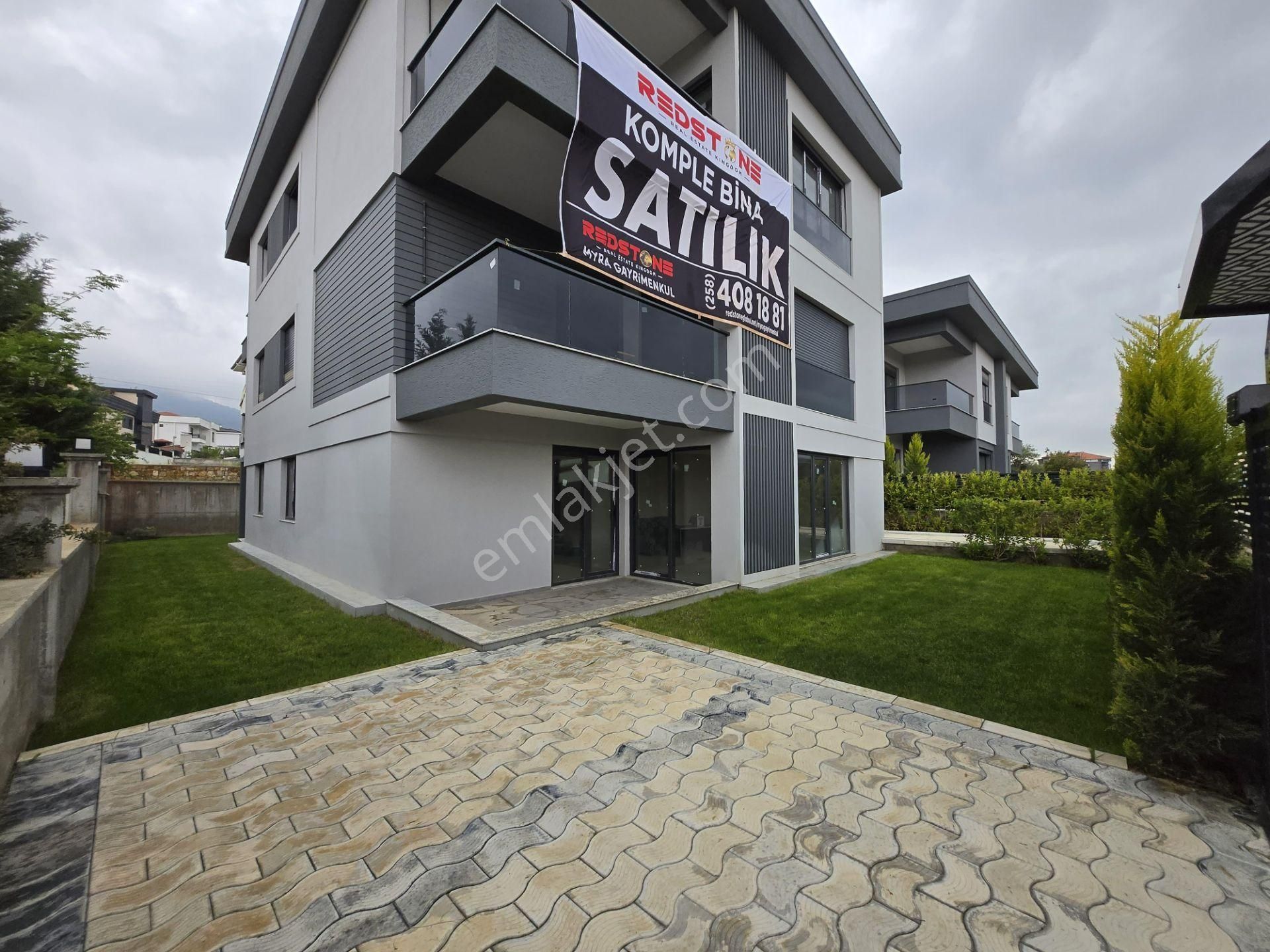 Redstone Myra Hallaçlar Da 3 Katlı Teraslı Satılık Komple Bina