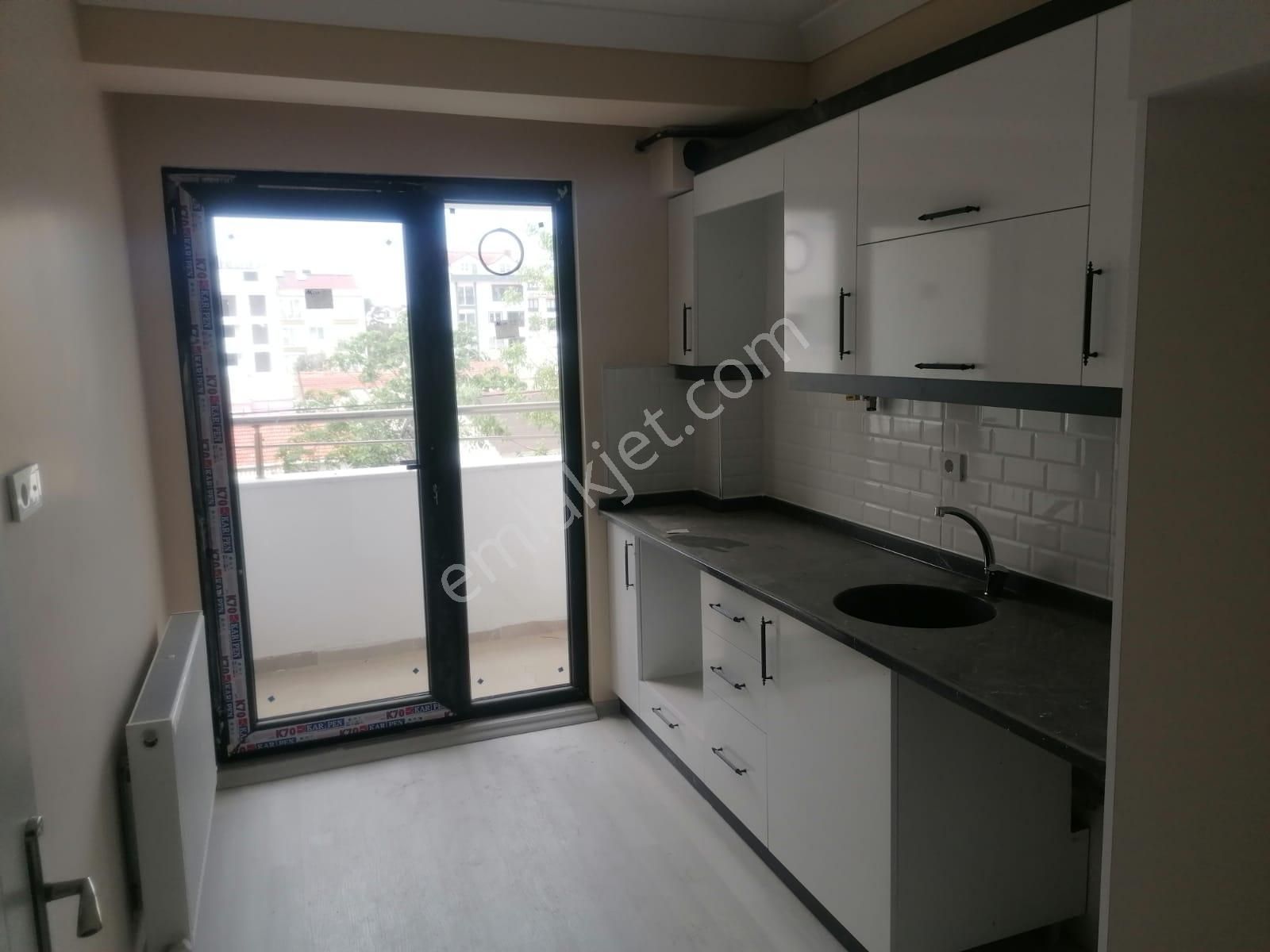 Realden 600 Evler Mahallesi Satılık 2+1 Arakat Daire