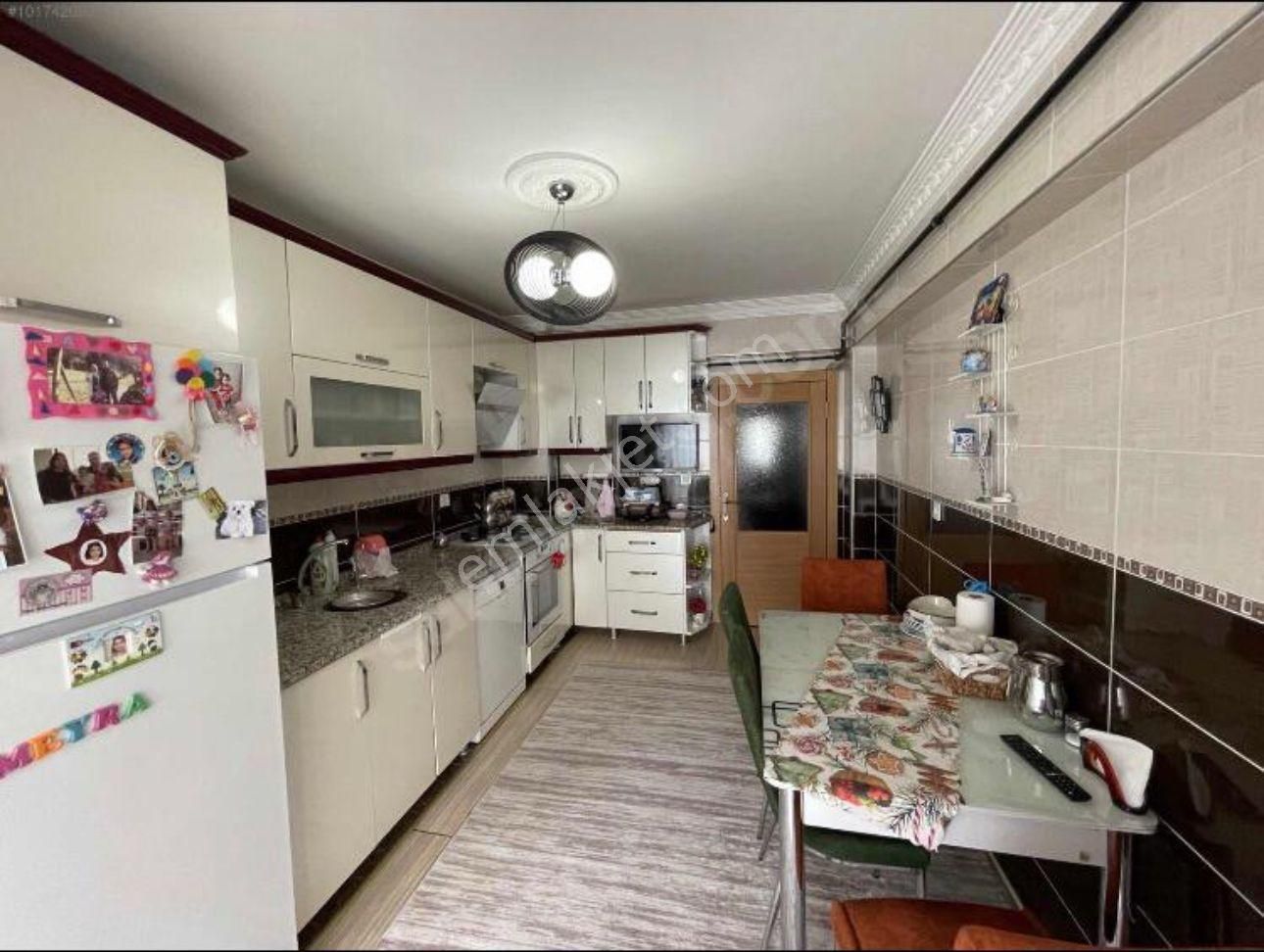 Ankara Güzelyurt Mh.4+1 Arakat Genç Bina Asansörlü Otoparklı