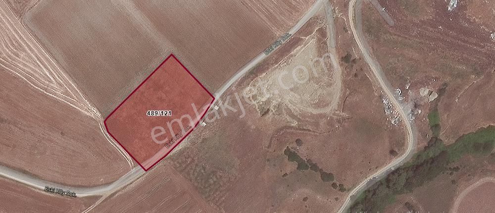 Silivri Değirmenköyde Satılık Arsa , 912 M2 Çevrili Yola Cephe Hisseli
