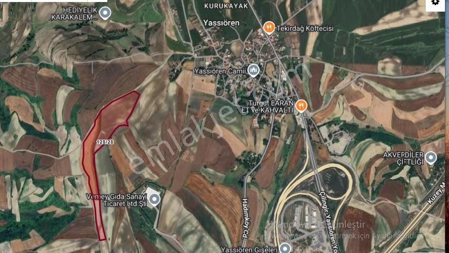 Arnavutköy Yassıörende Satılık Arsa , 880 M2 Hisseli Yolu Var