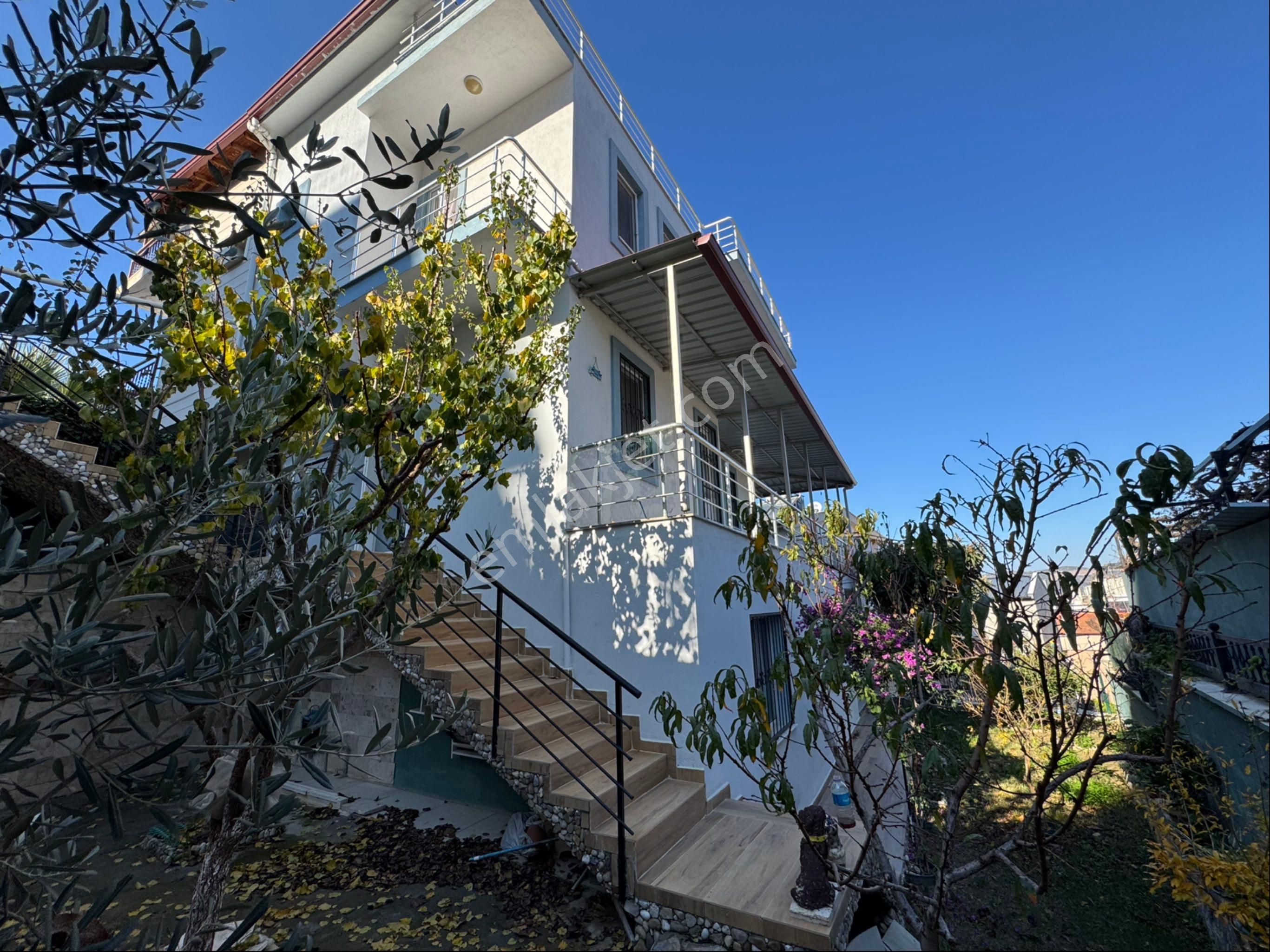 Efes Evleri Satılık Deniz Manzaralı Evrakları Tam Villa