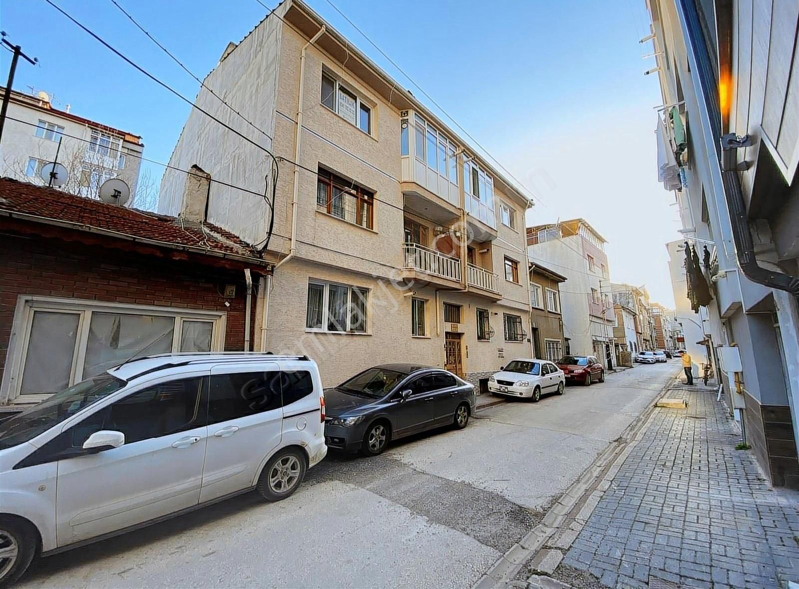 Çırağan Emlak'tan İhsaniye Mh Ana Cadde Yakını Bakımlı 2+1 Daire