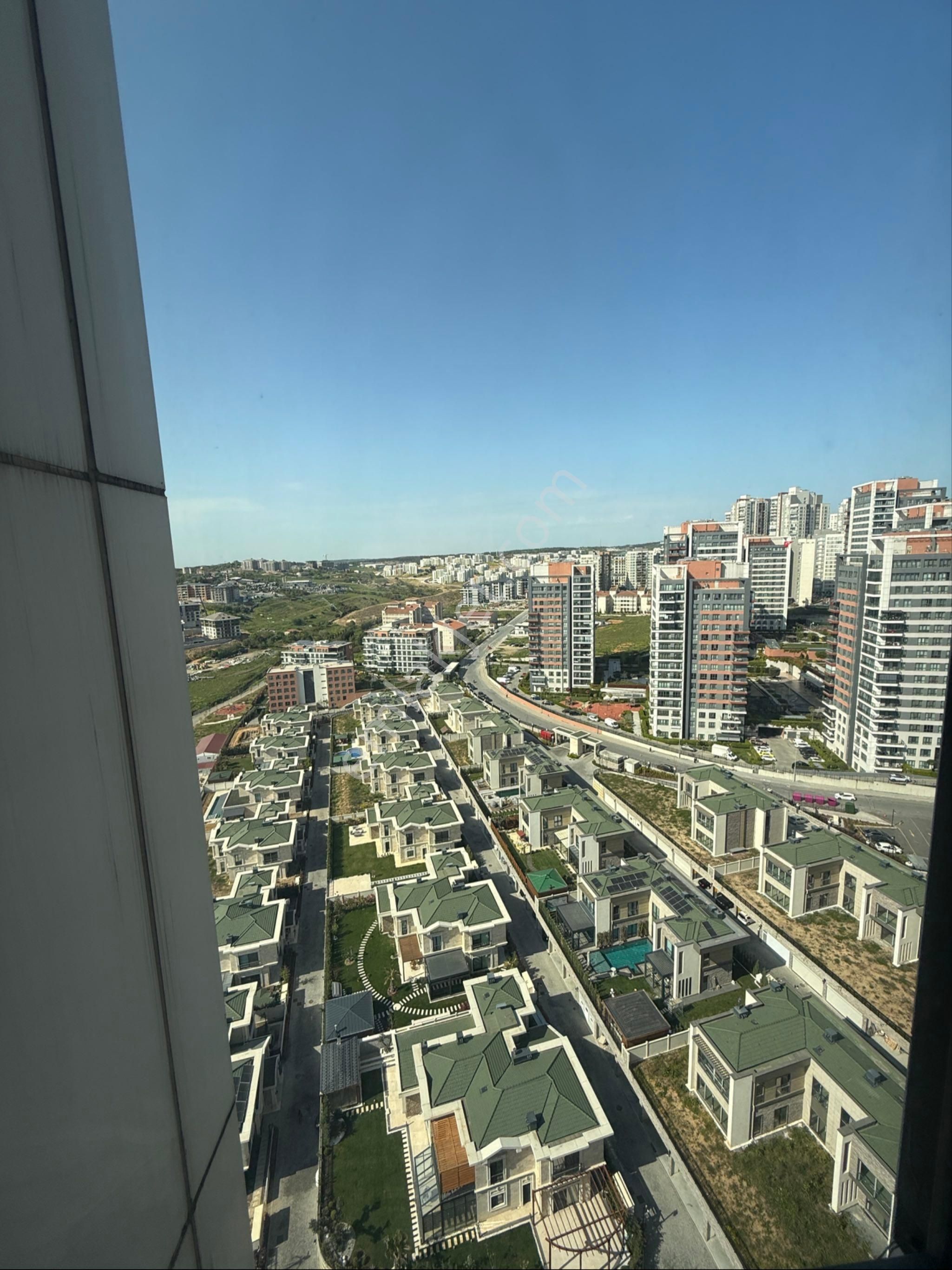 Nıdapark Zümrüt Sitesi’nde Fırsat! 3+1 Satılık, Metroya Sadece 2 Dakika Yürüme