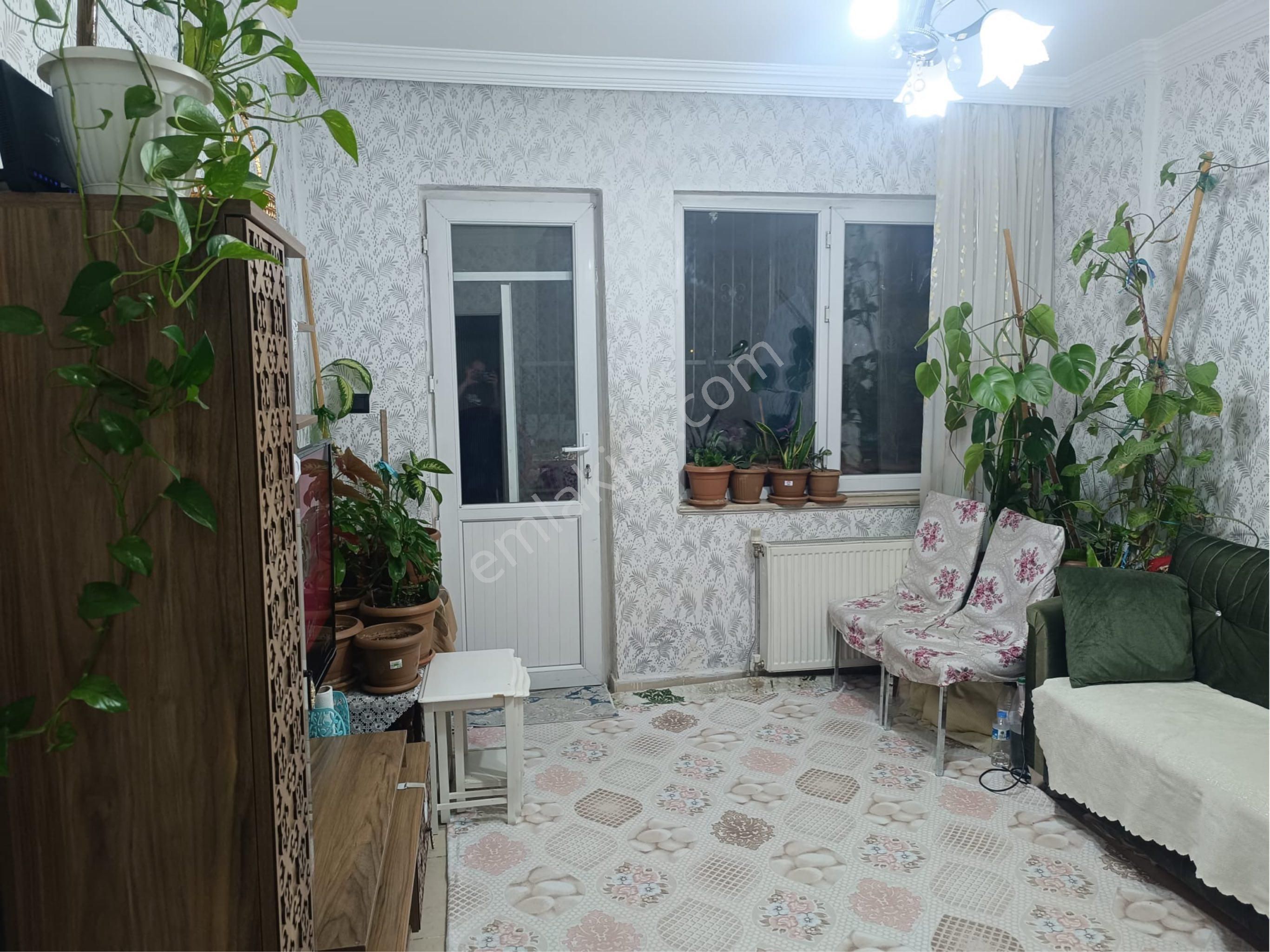 Kare’den Şirinevler’de Bakımlı 1+1 Daire.