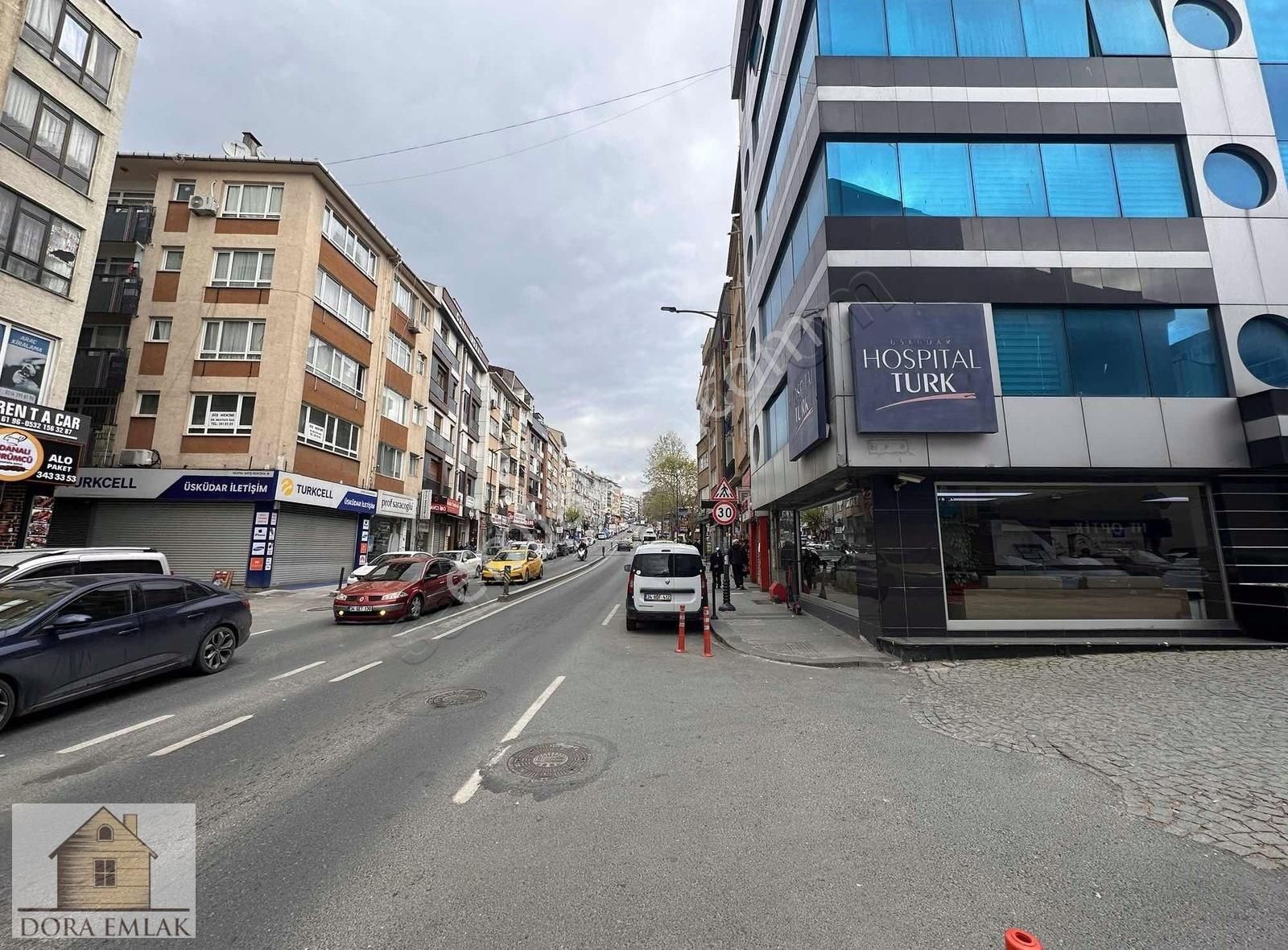 Üsküdar Merkezde Kurumsal Kiracılı Satılık Dükkanlar
