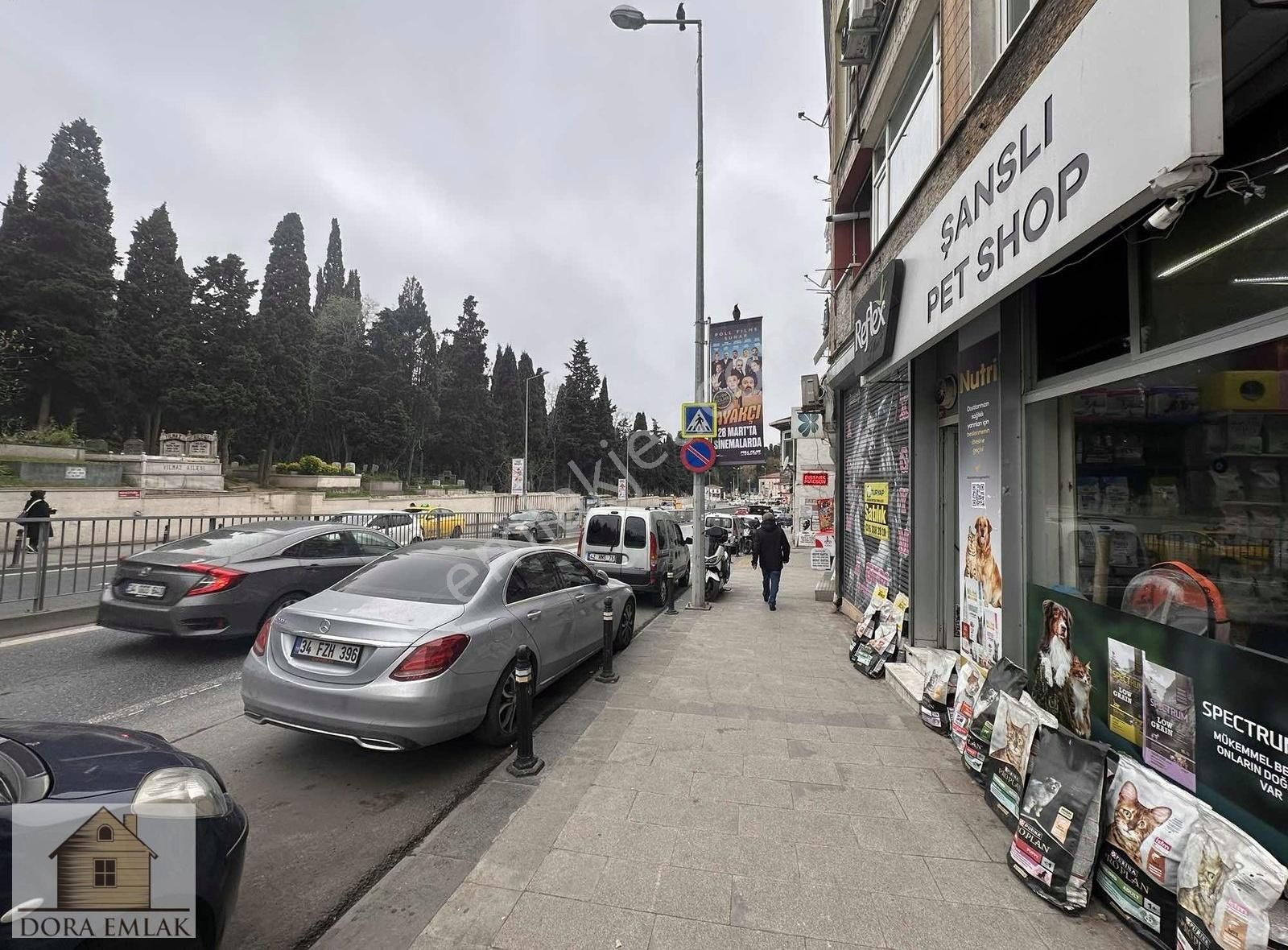 Üsküdar Nuhkuyusu Caddesinde Kiralık İşlek Dükkan!