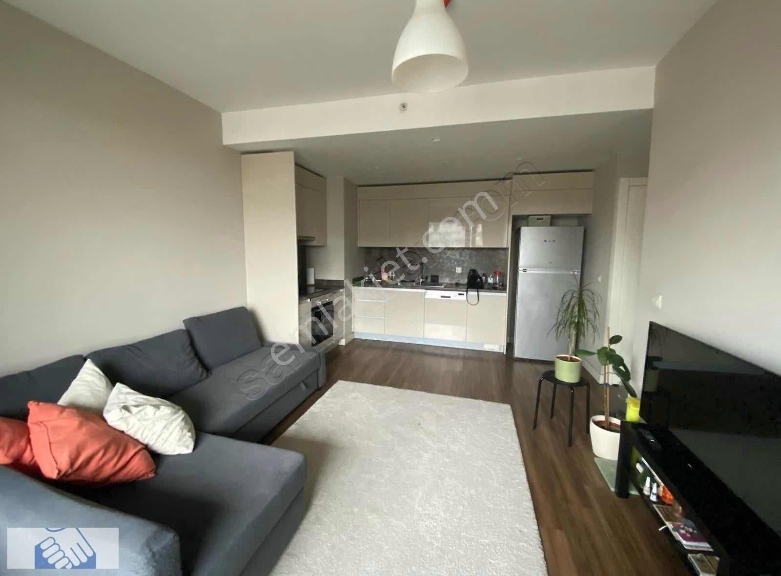 Nef İnistanbul Havuz Cepheli Boş 2+1 Kiralık Daire