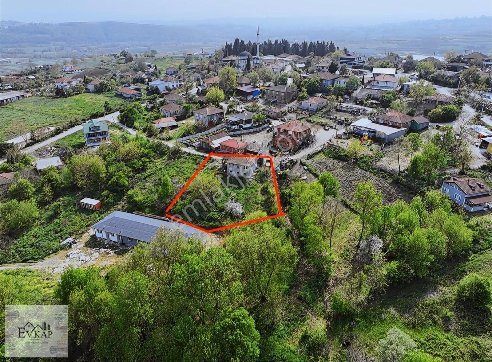 Asırlar Köy İçinde Yaşanabilir Yenilenmiş Kargir Bina! Satılık