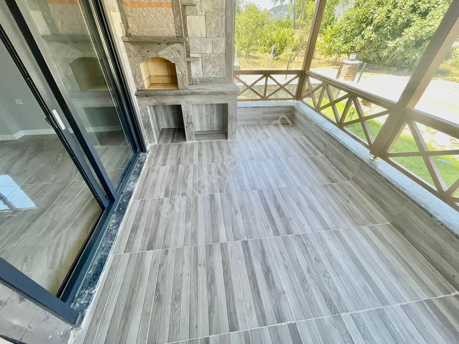 Güçlü Kardeşler Denize 300 Metre 4+1 Lüks Trıblex Villa - Görsel 10