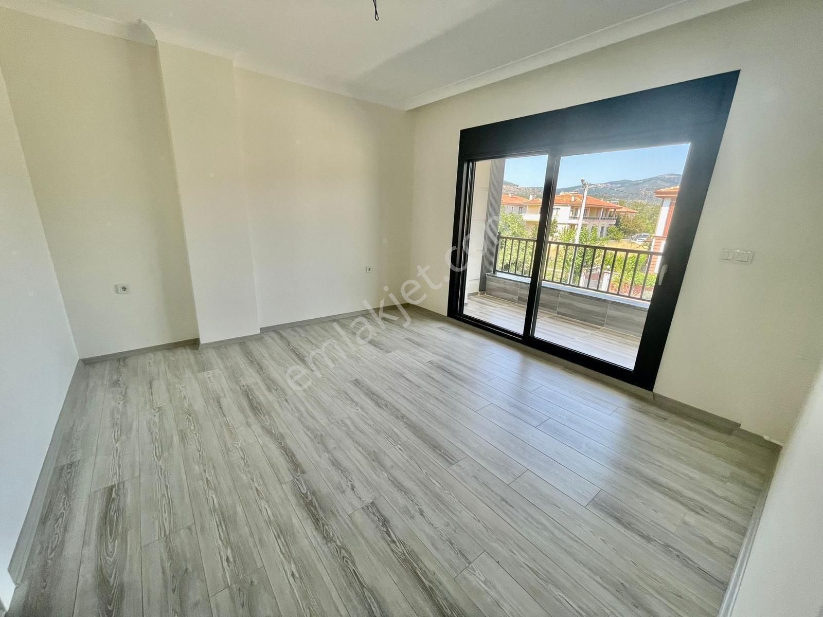 Güçlü Kardeşler Denize 300 Metre 4+1 Lüks Trıblex Villa - Görsel 19