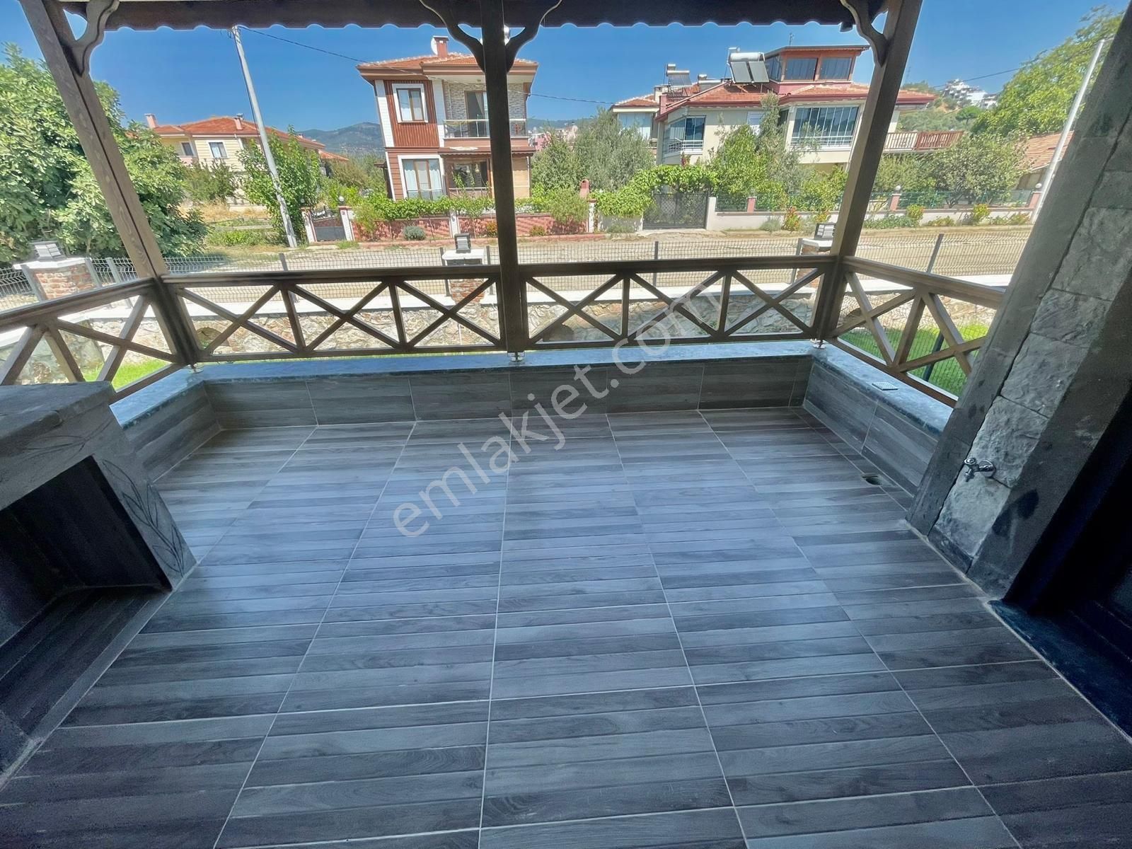 Güçlü Kardeşler Denize 300 Metre 4+1 Lüks Trıblex Villa - Görsel 9