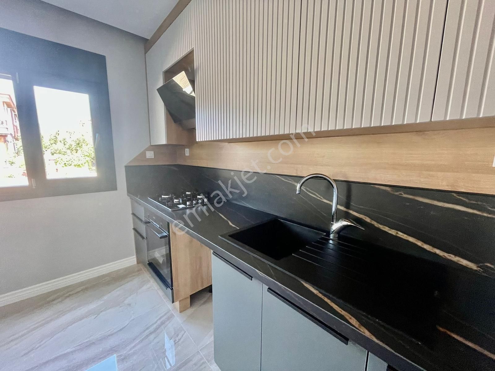 Güçlü Kardeşler Denize 300 Metre 4+1 Lüks Trıblex Villa - Görsel 13