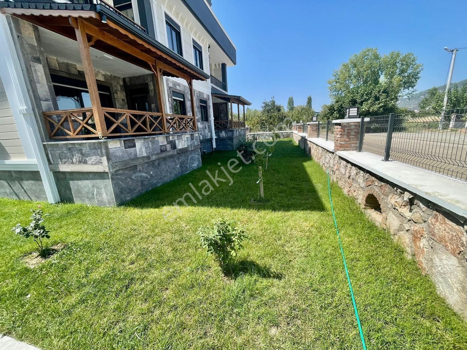 Güçlü Kardeşler Denize 300 Metre 4+1 Lüks Trıblex Villa - Görsel 2