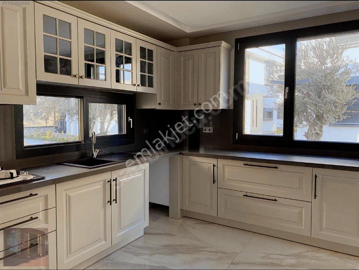 Güçlü Kardeşler Altınoluk Güre Arası Yolun Altı Site İçi Lüks Villa’lar - Görsel 15