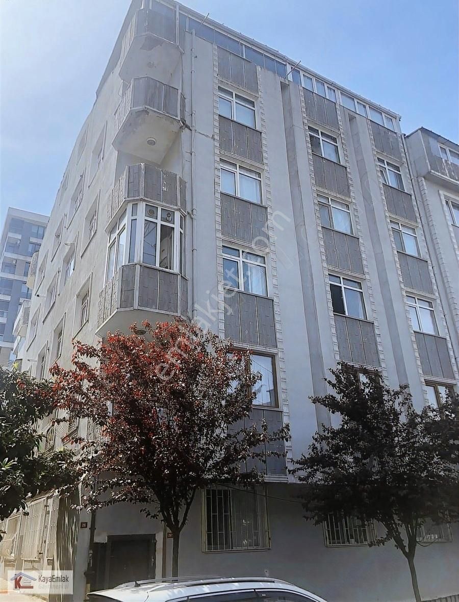 Çamlık İkbal Caddesinde Satılık Geniş 2+1