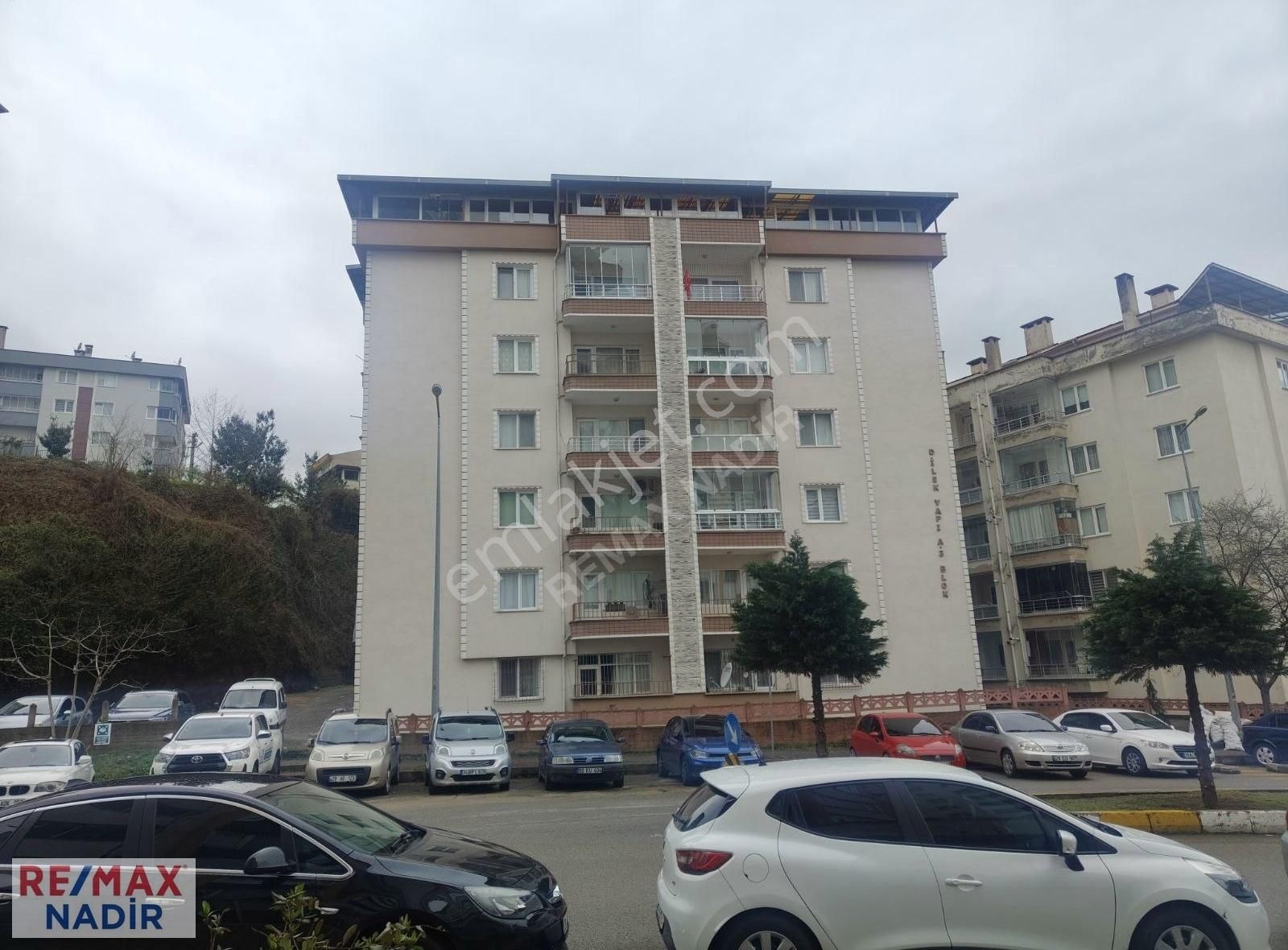 Remax'ten Valılık Yanı Anacadde Üstü Yatırımlık 3+1 Daire