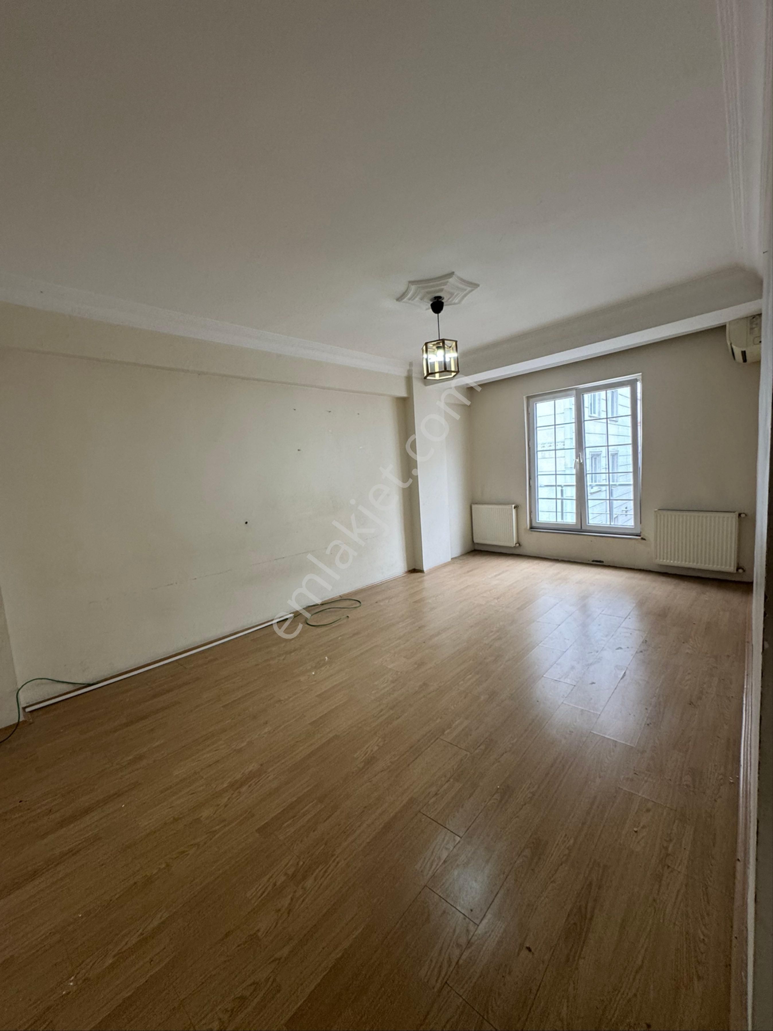 Osmangazi Mah'da 2+1 Ara Kat 100 M² - Klimalı - Balkonlu