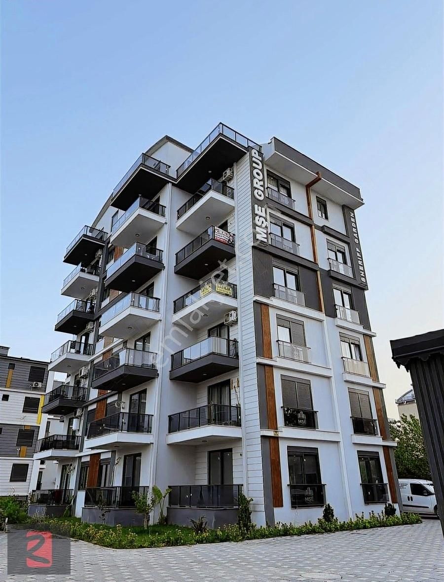 Nezih Site İçinde, Havuzlu Geniş Sıfır 1+1 Bahçe Kati