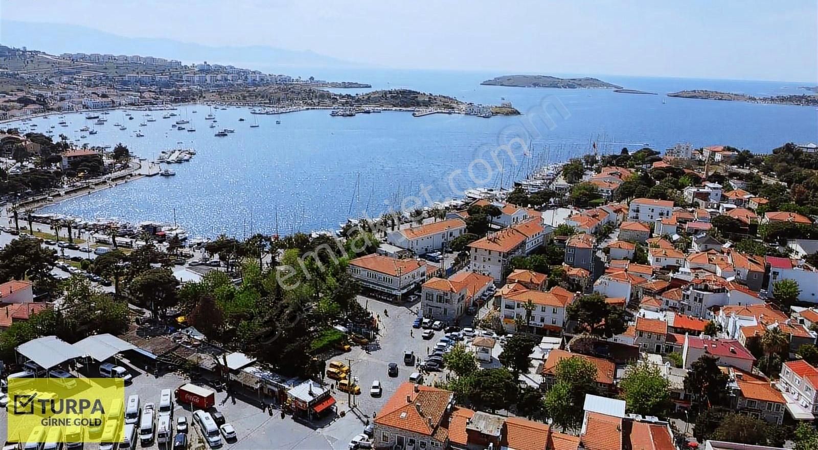 Eski Foça Merkezde Bahçe Katı Full Tadilatlı Satılık Daire