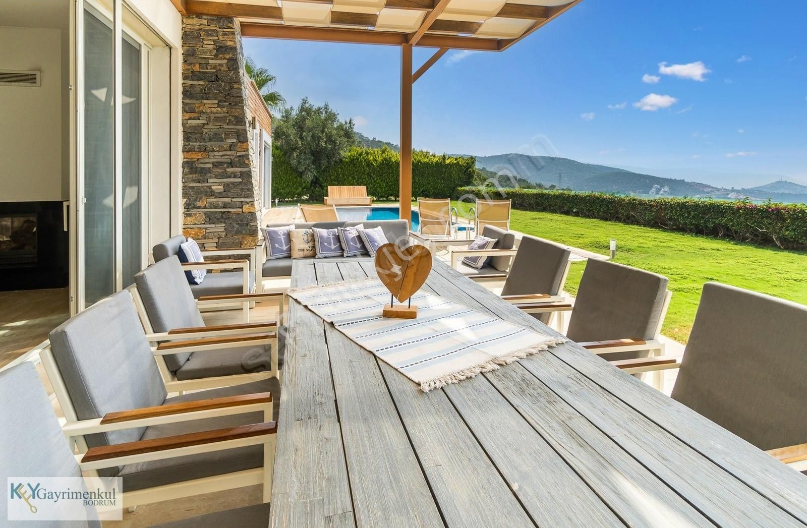 Bodrum Acropol Sitesinde 3+1 Eşyalı Deniz Manzaralı Özel Havuzlu