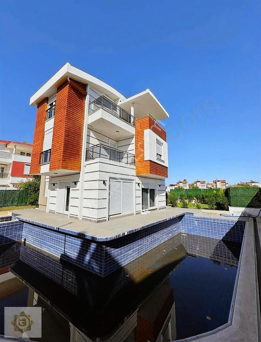 Atabay'dan Kadriyede 4+1 Lüks Müstakil Villa